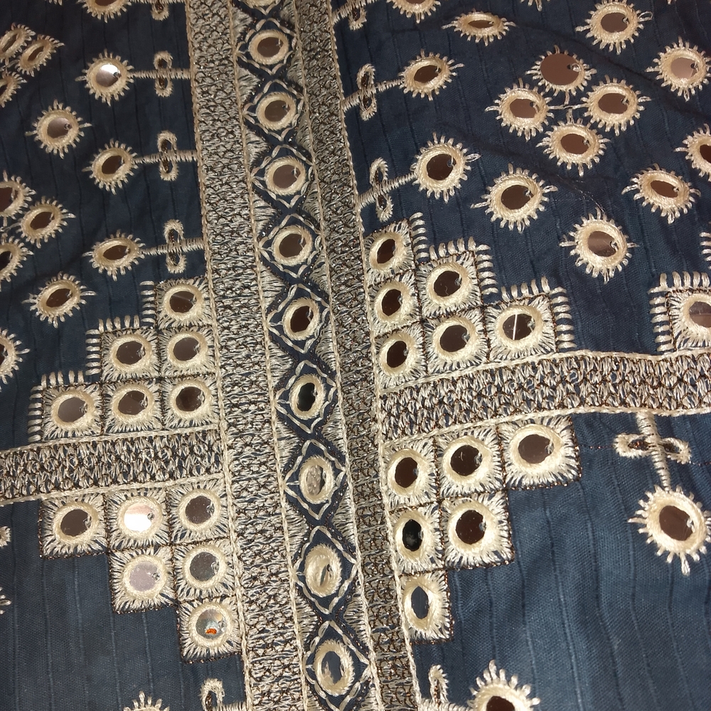 Chic Long Sleeve Navy Dress with White Embroidery - Picture 2 of 11